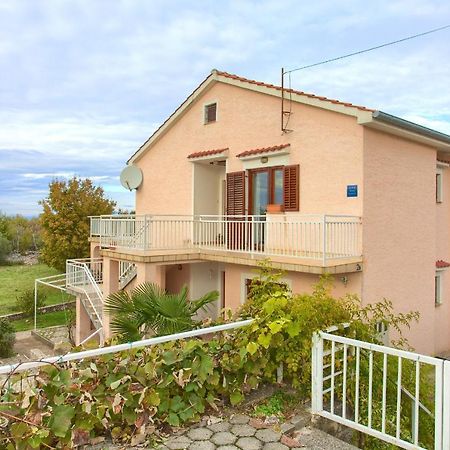 Rasopasno Apartment With Terrace And Private Parking Exterior photo