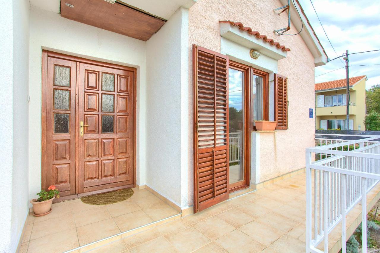 Rasopasno Apartment With Terrace And Private Parking Exterior photo