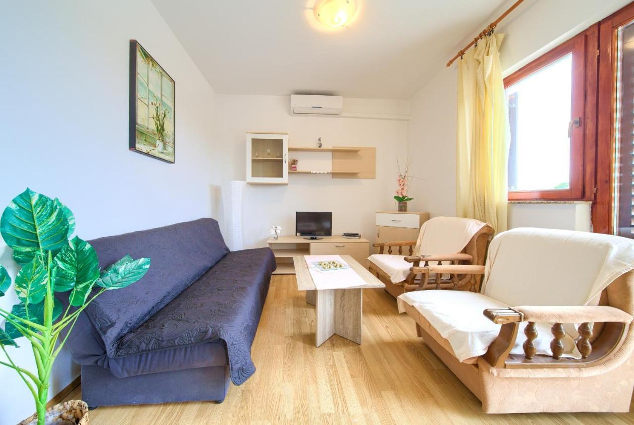 Rasopasno Apartment With Terrace And Private Parking Exterior photo