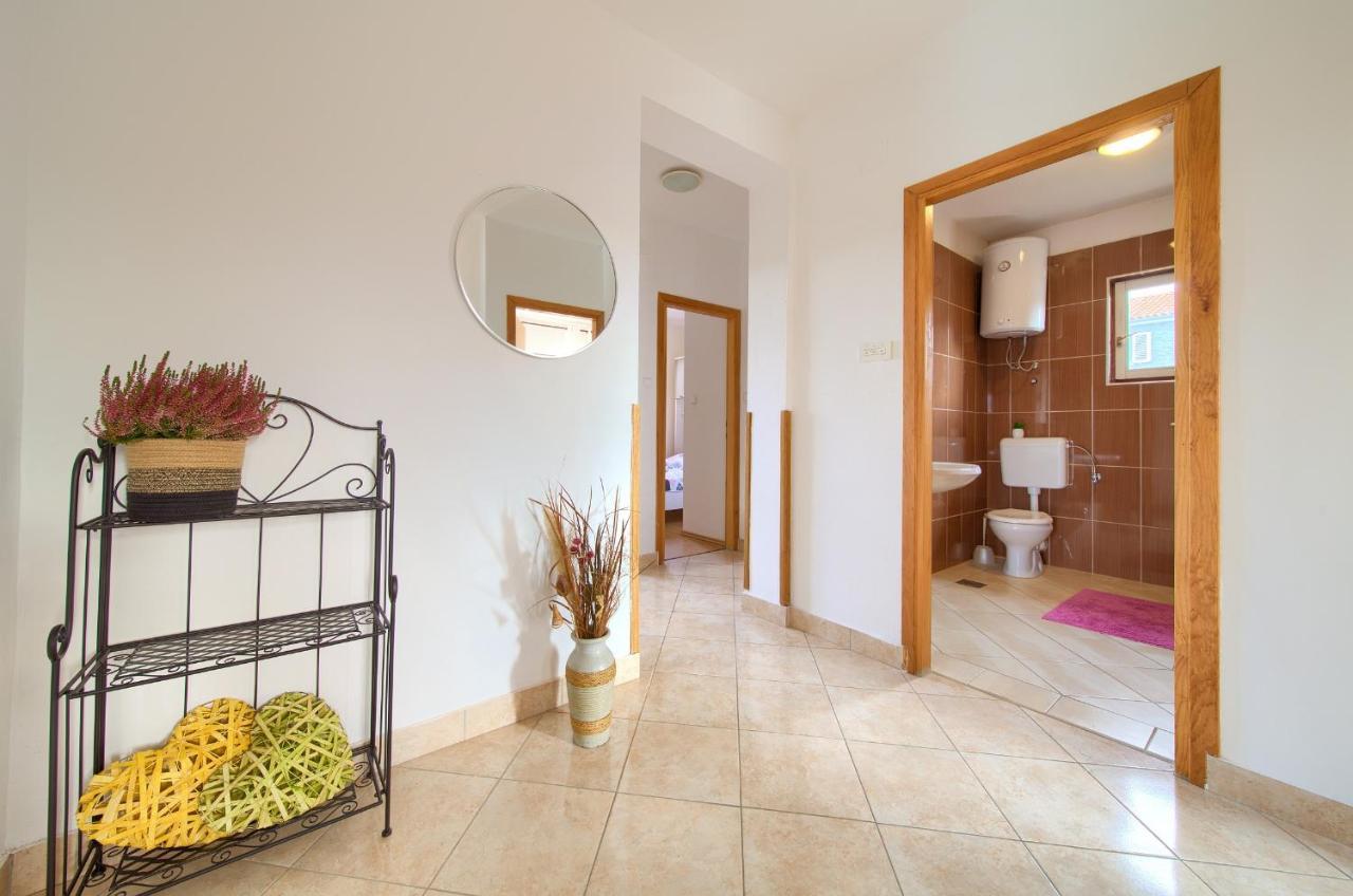 Rasopasno Apartment With Terrace And Private Parking Exterior photo