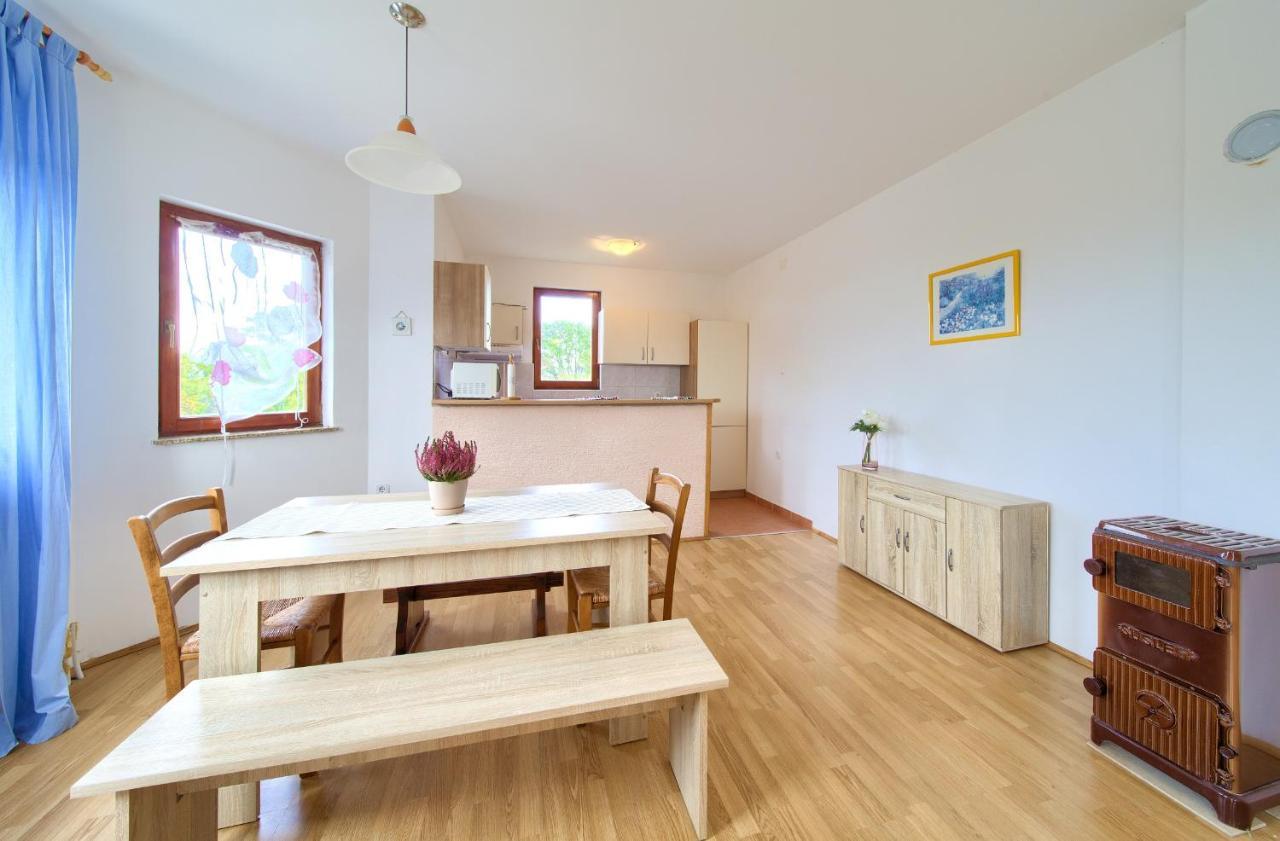 Rasopasno Apartment With Terrace And Private Parking Exterior photo
